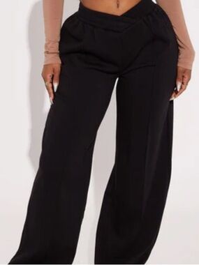 Fashion Nova Cassandra Crossover Lounge Pant - Black
